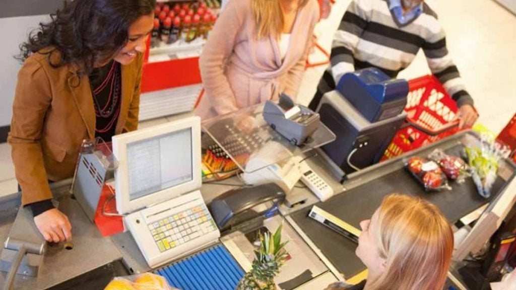 caissière chez Auchan